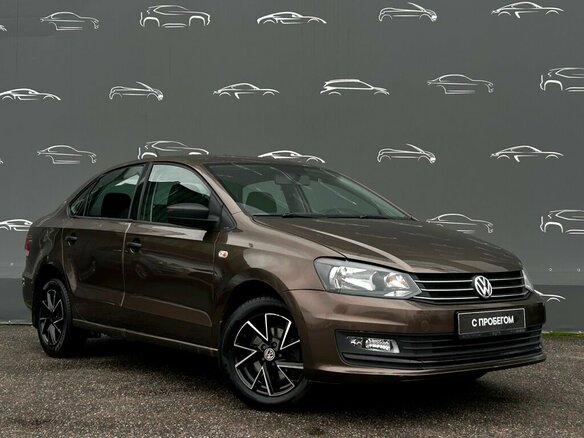 2017 Volkswagen Polo V Рестайлинг, коричневый, 998700 рублей - вид 2