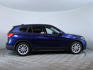 2020 BMW X1 20i xDrive II (F48) Рестайлинг, синий, 3100000 рублей, вид 4