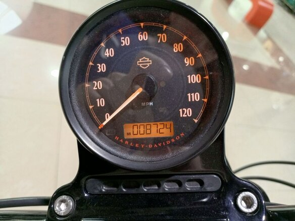 2019 Harley-Davidson Sportster 883, бежевый, 1100000 рублей - вид 18