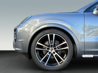 2026 Porsche Cayenne Coupé III Рестайлинг, серый, 19900000 рублей, вид 4