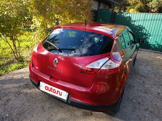 2012 Renault Megane III, красный, 750000 рублей, вид 3