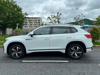 2021 Volkswagen Tayron I, белый, 2000000 рублей, вид 4