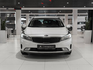 2018 Kia Cerato III Рестайлинг (Classic), белый, 1195000 рублей, вид 3