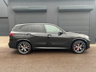 2021 BMW X5 30d IV (G05/G18), чёрный, 6490000 рублей, вид 5