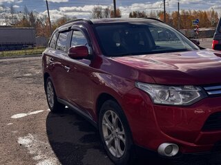 2013 Mitsubishi Outlander III, красный, 1300000 рублей, вид 4