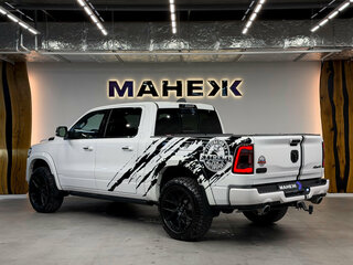 2022 Ram 1500 Crew Cab eTorque V, белый, 8400000 рублей, вид 4