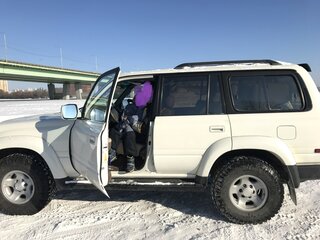 1995 Toyota Land Cruiser 80 Series Рестайлинг, белый, 2700000 рублей, вид 4