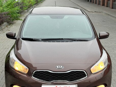 2013 Kia Ceed II, коричневый, 850000 рублей, вид 2