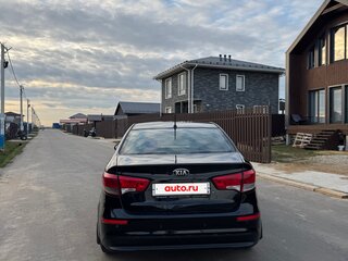 2015 Kia Rio III Рестайлинг, чёрный, 600000 рублей, вид 5