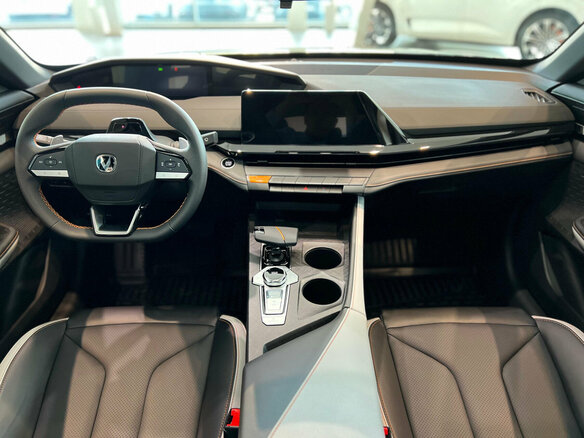 2024 Changan UNI-V I, чёрный, 2600000 рублей - вид 6