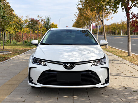2023 Toyota Corolla XII (E210), серый, 1490000 рублей, вид 2