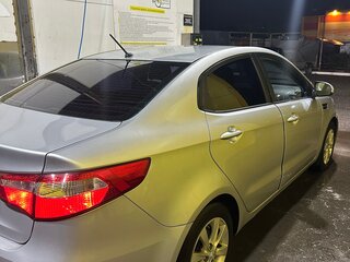 2012 Kia Rio 4-speed III, серебристый, 860000 рублей, вид 3
