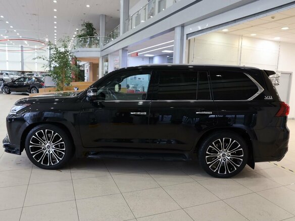 2020 Lexus LX 570 III Рестайлинг 2, чёрный, 12500000 рублей - вид 6