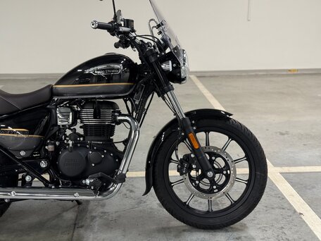 2026 Royal Enfield Meteor, чёрный, 519000 рублей, вид 4