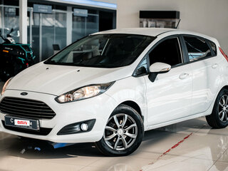 2018 Ford Fiesta Mk6 Рестайлинг, белый, 960000 рублей, вид 1