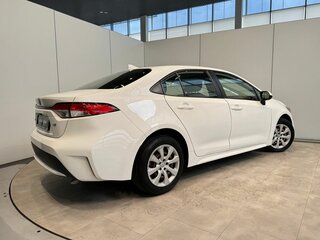 2022 Toyota Corolla XII (E210), белый, 1670000 рублей, вид 5