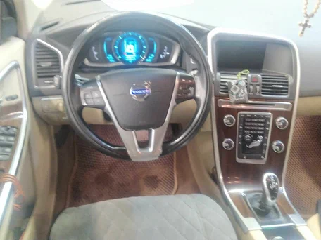 2013 Volvo XC60 I Рестайлинг, бежевый, 1475000 рублей, вид 5