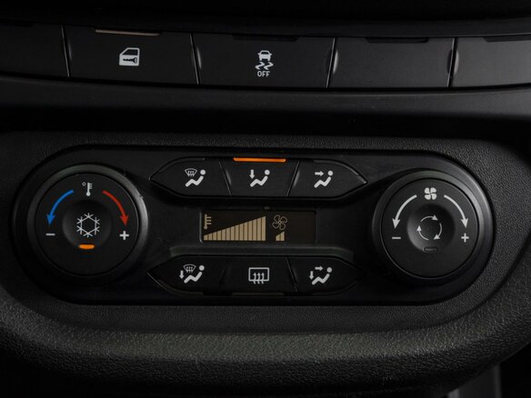 2017 Lada (ВАЗ) Vesta I, серебристый, 735000 рублей - вид 14