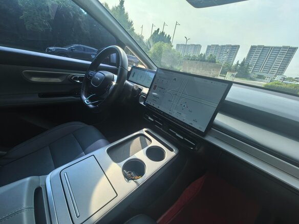 2023 Aion Y Plus 51.9 kWh, белый, 1535005 рублей - вид 11