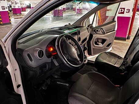 2011 Peugeot Partner, белый, 250000 рублей, вид 4