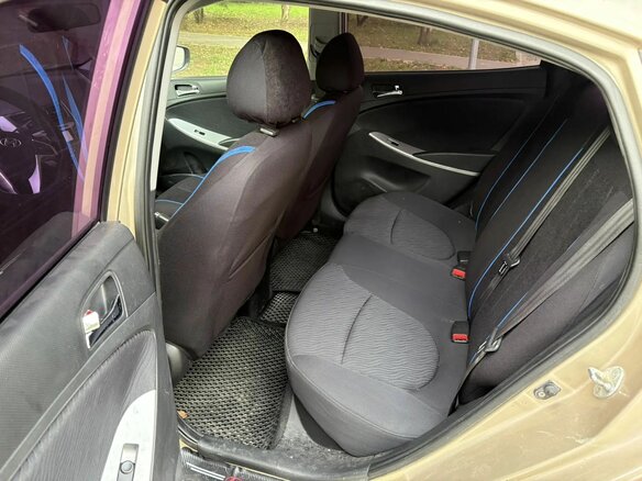 2011 Hyundai Solaris I, бежевый, 400000 рублей - вид 8