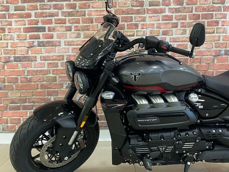 2026 Triumph Rocket 3, серый, 3800000 рублей, вид 4