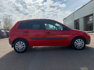2007 Ford Fiesta Mk5, красный, 350000 рублей, вид 5