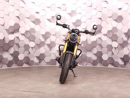 2024 Triumph Speed 400, красный, 577000 рублей, вид 5