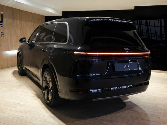 2025 Li Auto (Lixiang) L9 52.3 kWh I Рестайлинг, чёрный, 11990000 рублей - вид 5