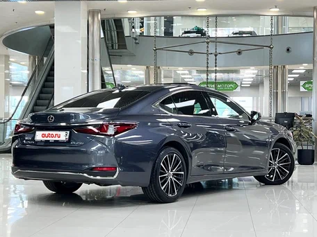 2021 Lexus ES 250 VII Рестайлинг, серый, 4345000 рублей, вид 4