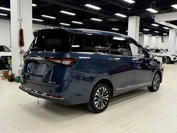 2022 Wuling Jiachen, серый, 1428000 рублей - вид 3