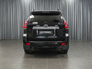 2022 Toyota Land Cruiser Prado 150 Series Рестайлинг 3, чёрный, 5639000 рублей, вид 4