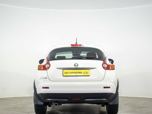 2014 Nissan Juke I, белый - вид 4