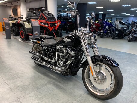 2022 Harley-Davidson Fat Boy, чёрный, 2500000 рублей, вид 5