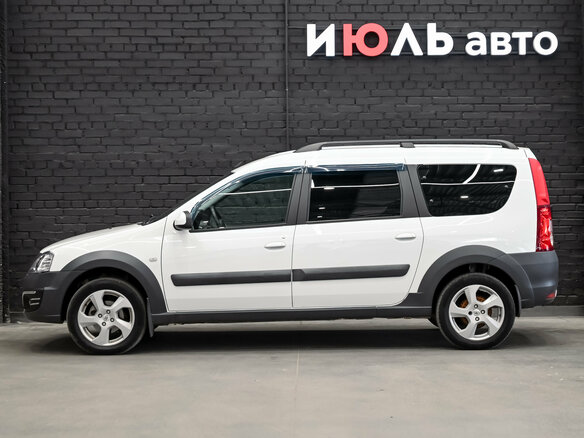 2019 Lada (ВАЗ) Largus Cross I, белый, 940000 рублей - вид 8