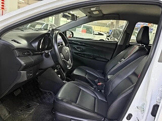 2022 Toyota Yaris L X XP150 Рестайлинг, белый, 1124000 рублей, вид 5