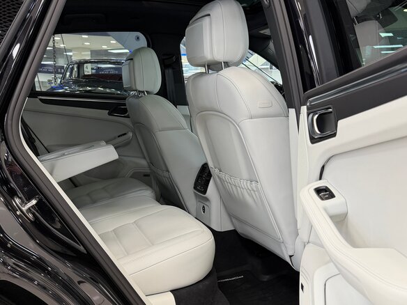 2025 Porsche Macan I Рестайлинг 2, чёрный, 11495000 рублей - вид 27