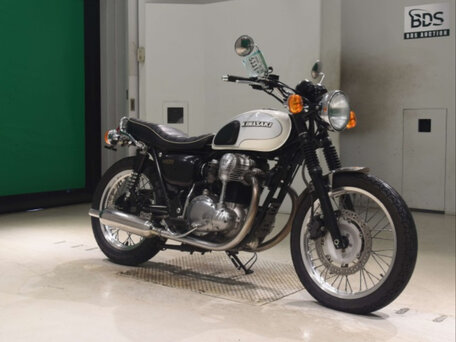 2010 Kawasaki W 650, белый, 430000 рублей, вид 2