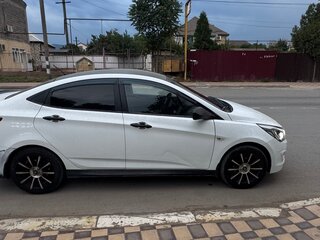 2015 Hyundai Solaris I Рестайлинг, белый, 580000 рублей, вид 2