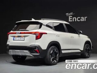 2022 Kia Seltos I Рестайлинг, чёрный, 2540000 рублей, вид 4