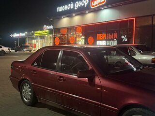 1994 Mercedes-Benz C-Класс 180 (PMS) I (W202), красный, 230000 рублей, вид 3