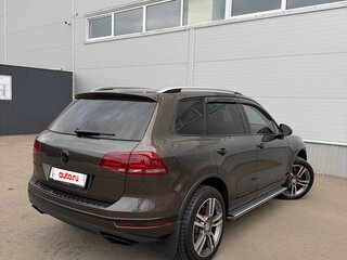 2015 Volkswagen Touareg II Рестайлинг, коричневый, 2320000 рублей, вид 4