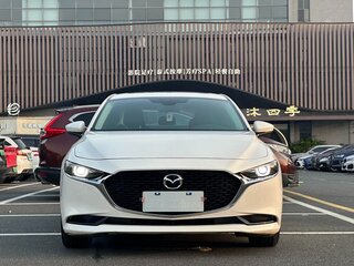 2022 Mazda 3 Axela IV (BP), белый, 1562000 рублей, вид 2