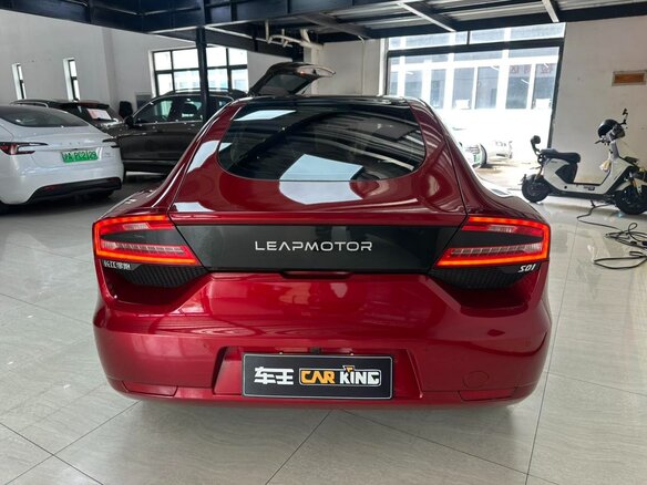 2020 Leapmotor S01 48 kWh (Li-ion), красный, 1060000 рублей - вид 4