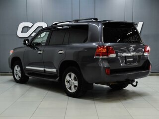 2012 Toyota Land Cruiser 200 Series Рестайлинг 1, серый, 3999000 рублей, вид 2