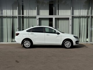 2024 Lada (ВАЗ) Vesta I Рестайлинг (NG), белый, 1390000 рублей, вид 4
