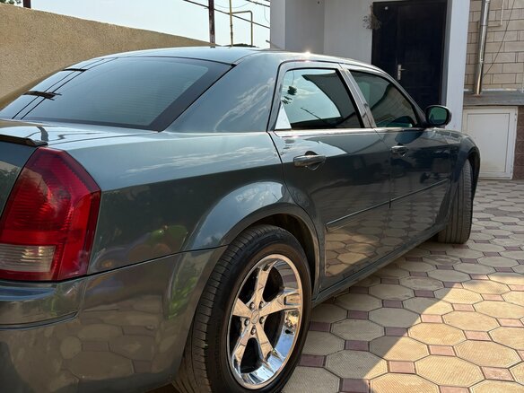 2005 Chrysler 300C I, серый, 750000 рублей - вид 7