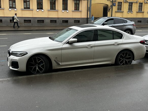 2022 BMW 5 серии 530i VII (G30/G31/G38) Рестайлинг, белый, 5200000 рублей - вид 4
