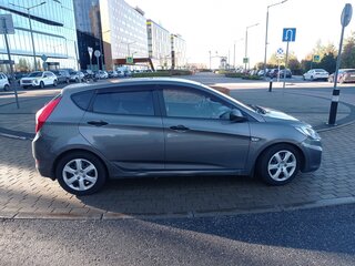2012 Hyundai Solaris I, серый, 649000 рублей, вид 4