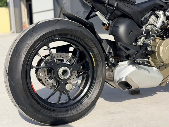 2024 Ducati Streetfighter V4, чёрный, 2350000 рублей - вид 12